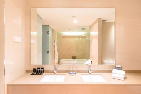 The Grace Hotel - Accommodation Main Beach 28