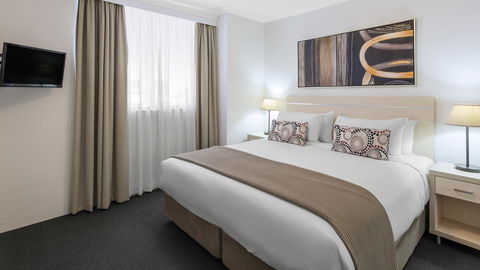 Oaks Sydney Castlereagh Suites - Accommodation Main Beach 12