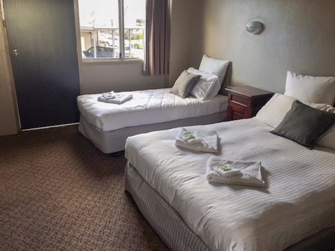 Commercial Hotel Motel Lithgow - Accommodation Main Beach 12