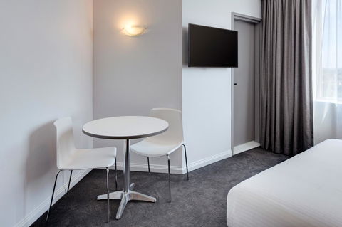 Mercure Sydney Bankstown - Accommodation Main Beach 26