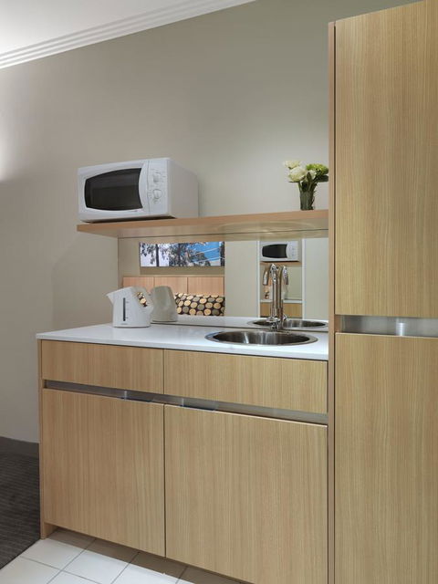 Mercure Sydney Bankstown - Accommodation Main Beach 25