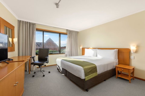 Sydney Harbour Hotel - Accommodation Main Beach 3