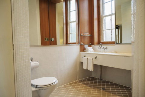 Sydney Harbour Hotel - Accommodation Main Beach 23