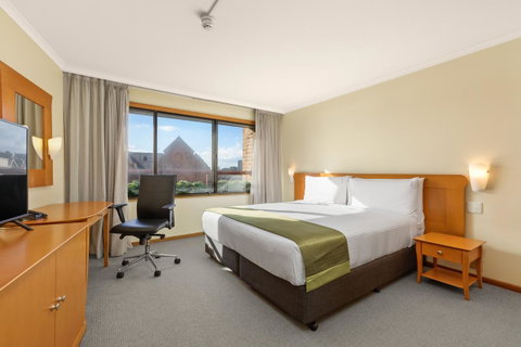 Sydney Harbour Hotel - Accommodation Main Beach 1