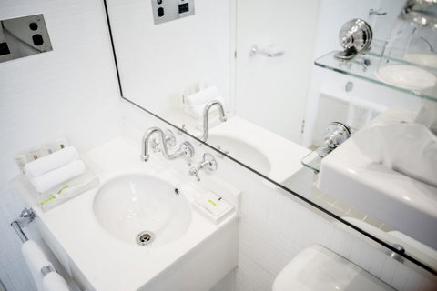 Sydney Harbour Hotel - Accommodation Main Beach 13
