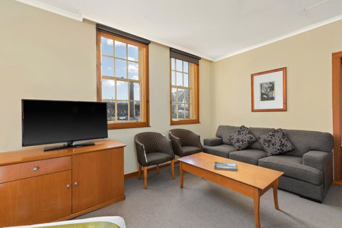 Sydney Harbour Hotel - Accommodation Main Beach 8