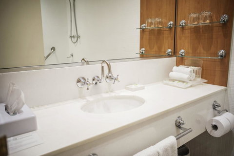 Sydney Harbour Hotel - Accommodation Main Beach 24