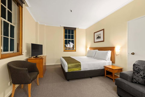 Sydney Harbour Hotel - Accommodation Main Beach 4