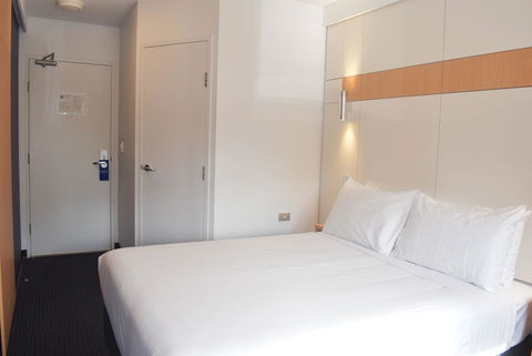Ibis Budget - Gosford - Accommodation Main Beach 7