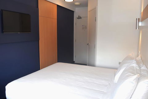 Ibis Budget - Gosford - Accommodation Main Beach 8