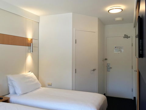 Ibis Budget - Gosford - Accommodation Main Beach 18