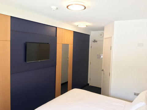 Ibis Budget - Gosford - Accommodation Main Beach 16