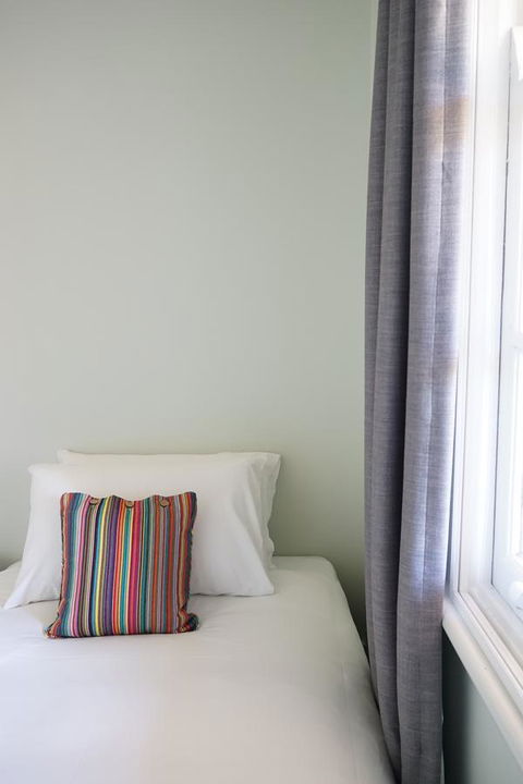 Rosehill Hotel - Accommodation Main Beach 25