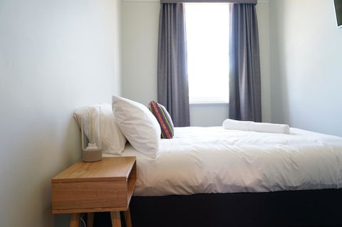 Rosehill Hotel - Accommodation Main Beach 30