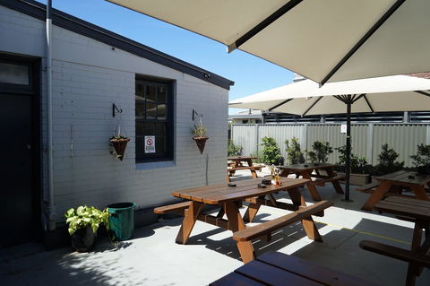 Rosehill Hotel - Accommodation Main Beach 34