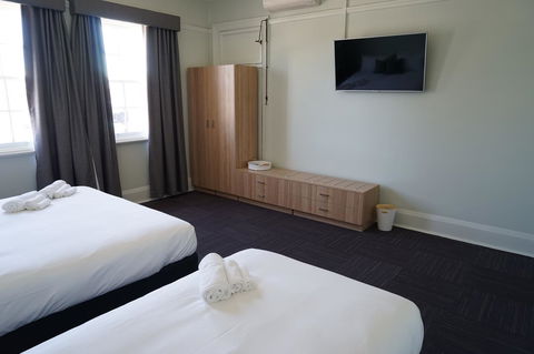 Rosehill Hotel - Accommodation Main Beach 38