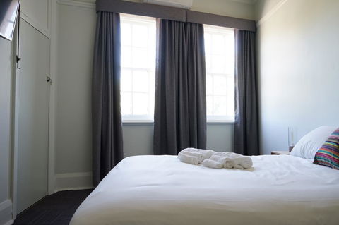 Rosehill Hotel - Accommodation Main Beach 19