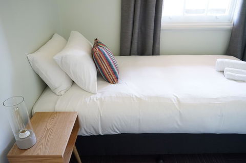 Rosehill Hotel - Accommodation Main Beach 26