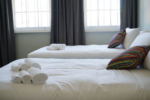 Rosehill Hotel - Accommodation Main Beach 13