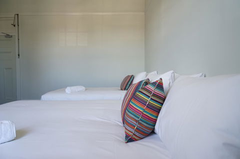 Rosehill Hotel - Accommodation Main Beach 3