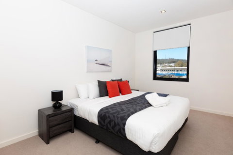 Brand New Executive Apartment - Accommodation Main Beach 13