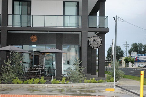 Brand New Executive Apartment - Accommodation Main Beach 29