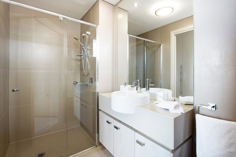 The Junction Palais - Modern And Spacious 2BR Bondi Junction Apartment Close To Everything - Accommodation Main Beach 2