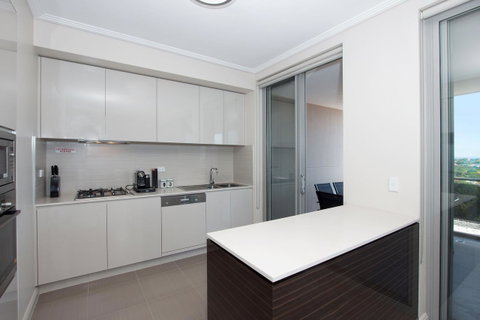 The Junction Palais - Modern And Spacious 2BR Bondi Junction Apartment Close To Everything - Accommodation Main Beach 8