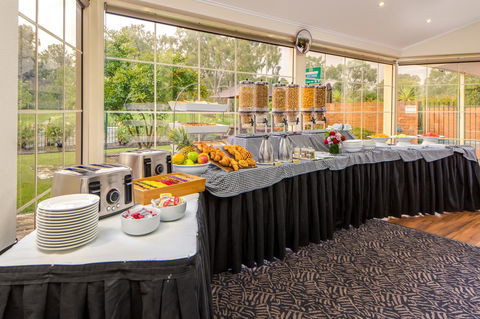 Best Western Plus Hovell Tree Inn - Accommodation Main Beach 10
