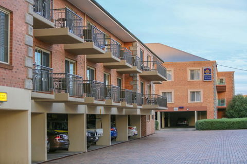 Best Western Plus Hovell Tree Inn - Accommodation Main Beach 1