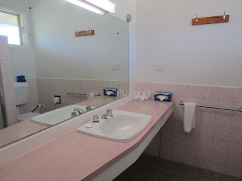 Allonville Gardens Motel - Accommodation Main Beach 29