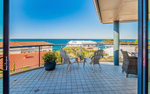 The Cove Yamba - Accommodation Main Beach 20