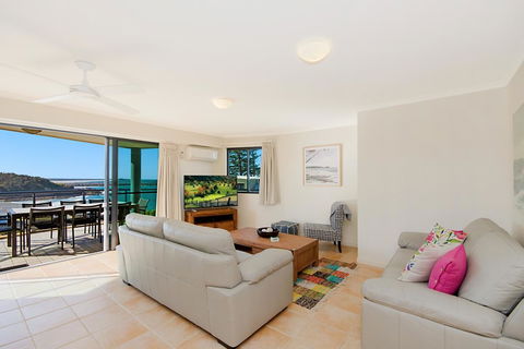 The Cove Yamba - Accommodation Main Beach 11