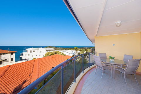 The Cove Yamba - Accommodation Main Beach 5