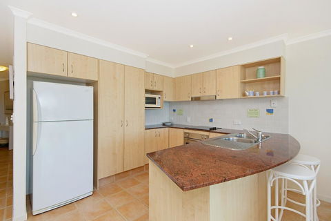 The Cove Yamba - Accommodation Main Beach 13