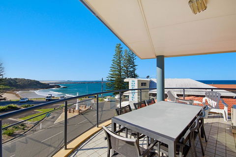 The Cove Yamba - Accommodation Main Beach 10