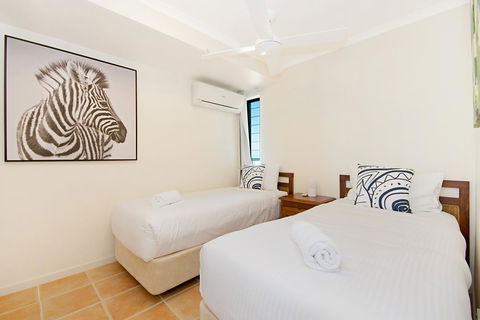 The Cove Yamba - Accommodation Main Beach 7