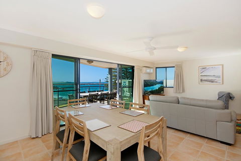 The Cove Yamba - Accommodation Main Beach 12