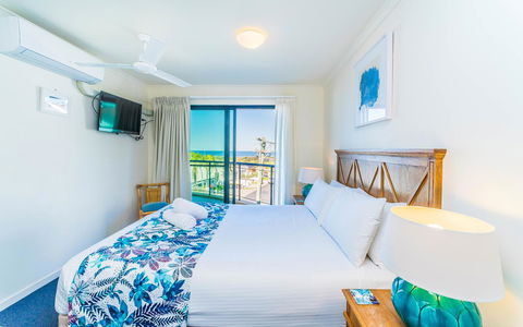 The Cove Yamba - Accommodation Main Beach 17