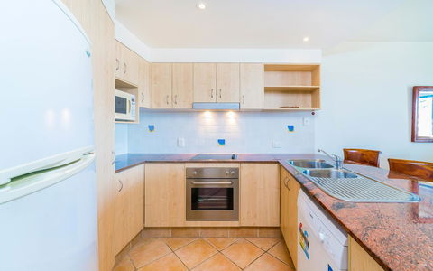 The Cove Yamba - Accommodation Main Beach 34
