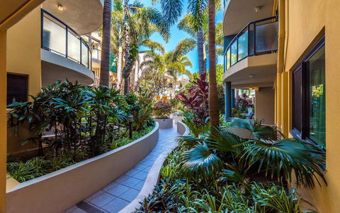 The Cove Yamba - Accommodation Main Beach 25