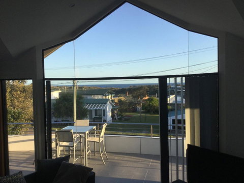 The Boat House - Accommodation Main Beach 21