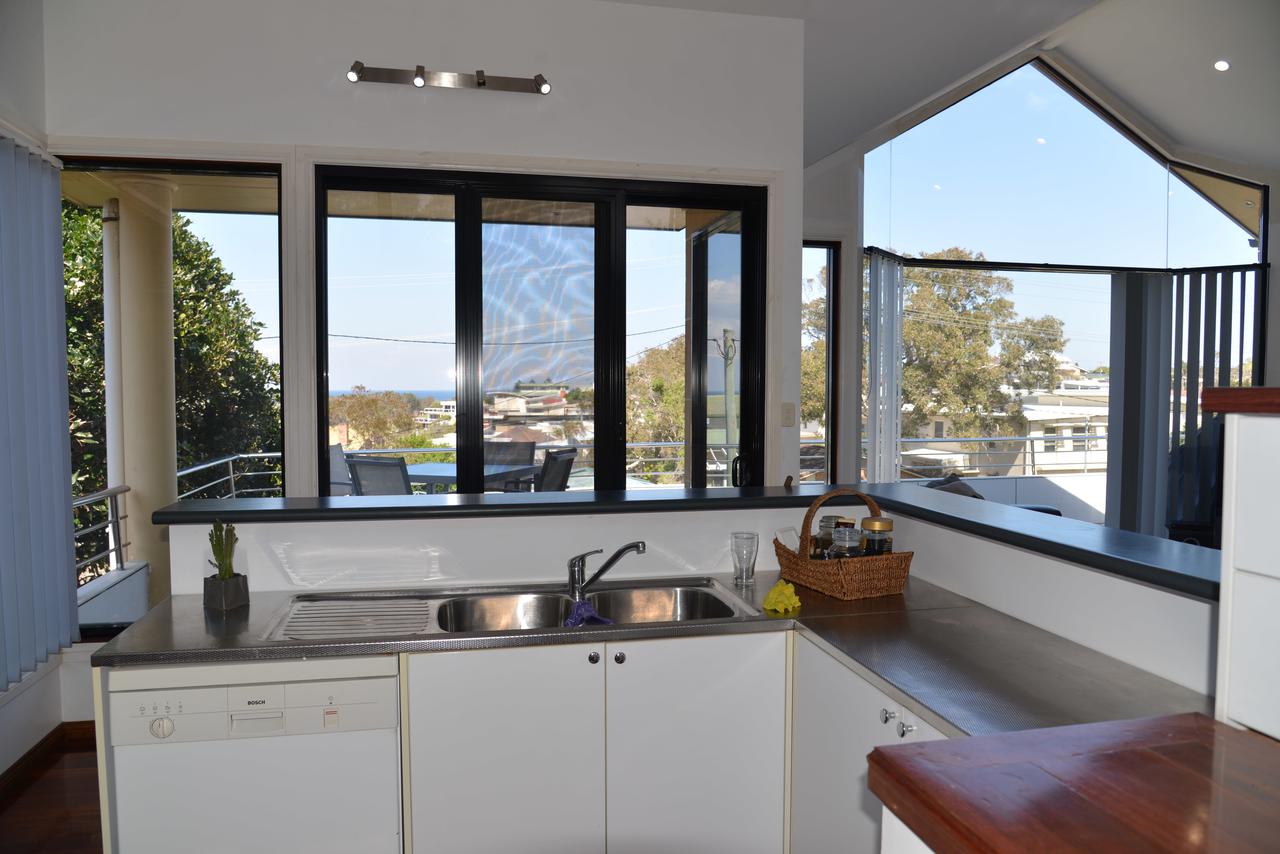  Accommodation Main Beach