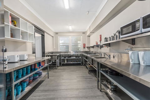 Ady's Place Backpackers, Sydney - Accommodation Main Beach 9