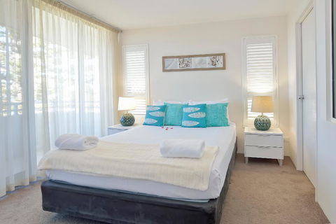 Boathouse Resort (Water Front) - Accommodation Main Beach 19