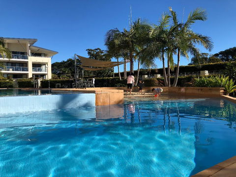 Boathouse Resort (Water Front) - Accommodation Main Beach 11
