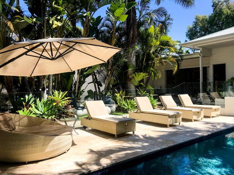 Cove Studios - Accommodation Main Beach 30