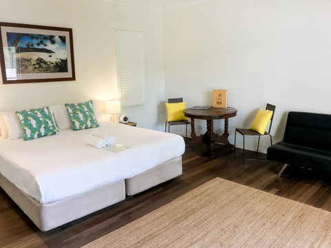 Cove Studios - Accommodation Main Beach 16