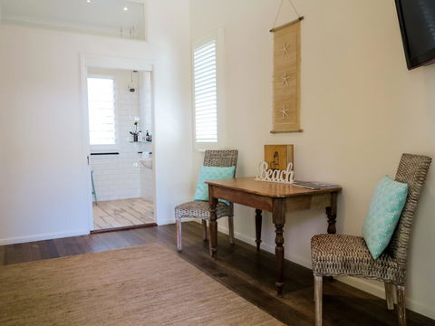 Cove Studios - Accommodation Main Beach 9