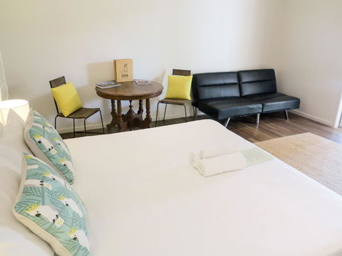 Cove Studios - Accommodation Main Beach 13